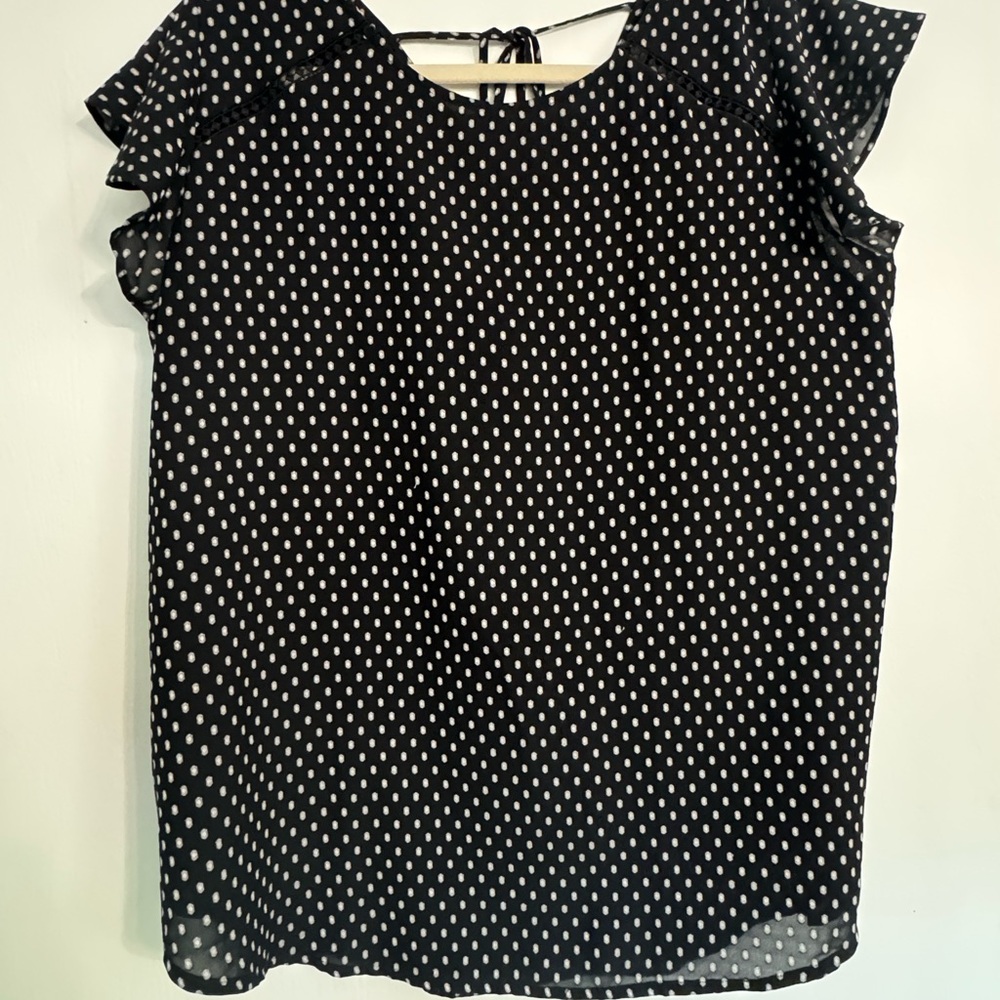 LOFT - Black and White Polka Dot Women's Top String Tie detail